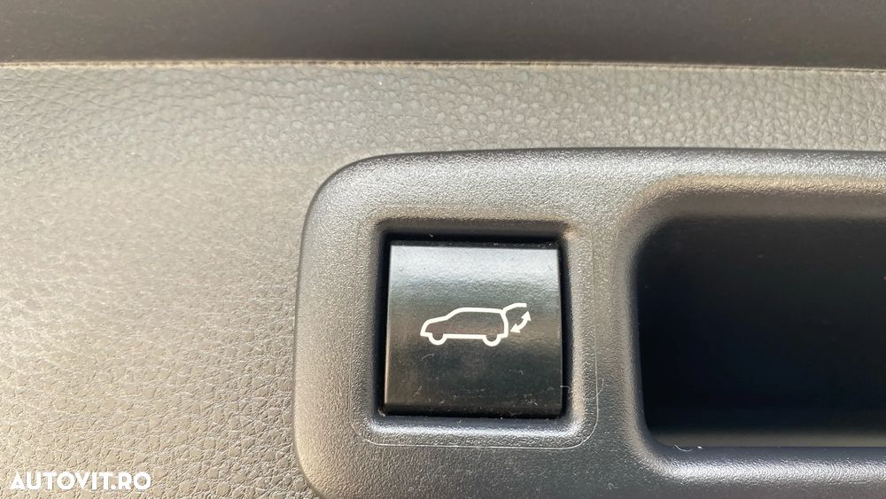 Toyota Highlander 2.5 L Hybrid Dynamic Force 248CP Luxury Pearly - 25
