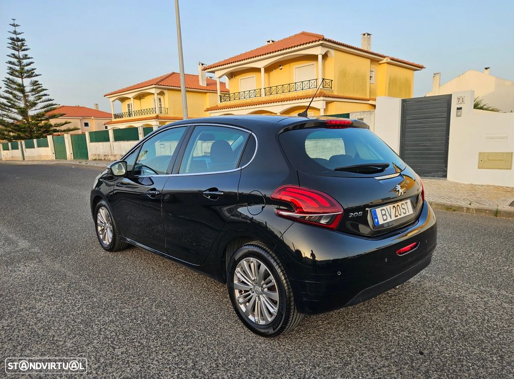 Peugeot 208 1.2 PureTech Allure - 4