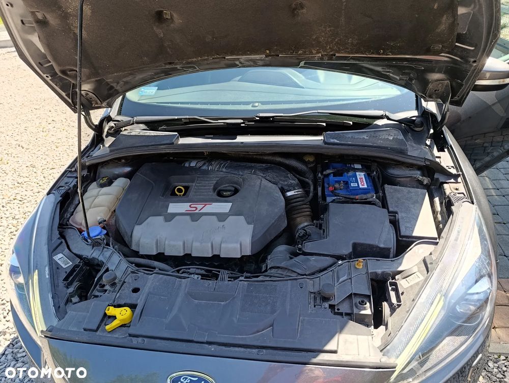 Ford Focus 2.0 EcoBoost ST - 30