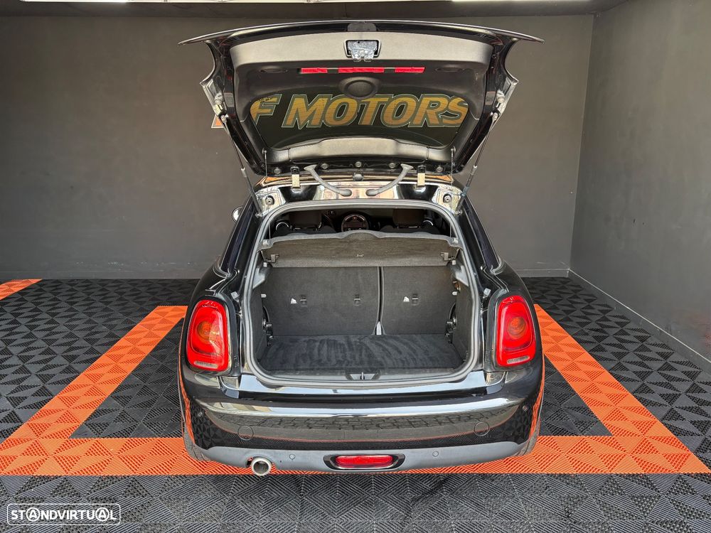 MINI 5 Portas Cooper D Aut. - 27