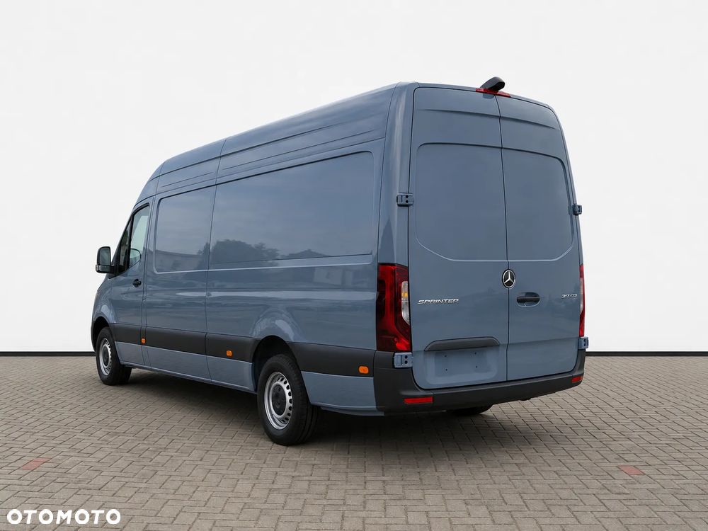Mercedes-Benz Sprinter - 7