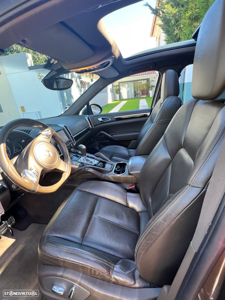 Porsche Cayenne Diesel Tiptronic S - 25