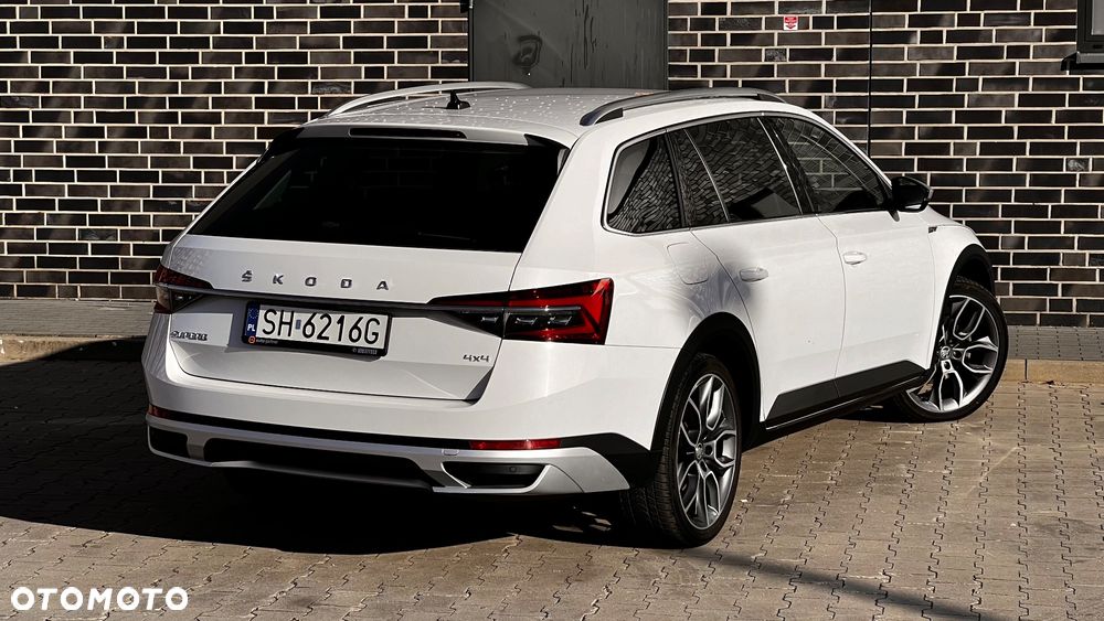 Skoda Superb Combi 2.0 TDI 4x4 DSG Scout - 20