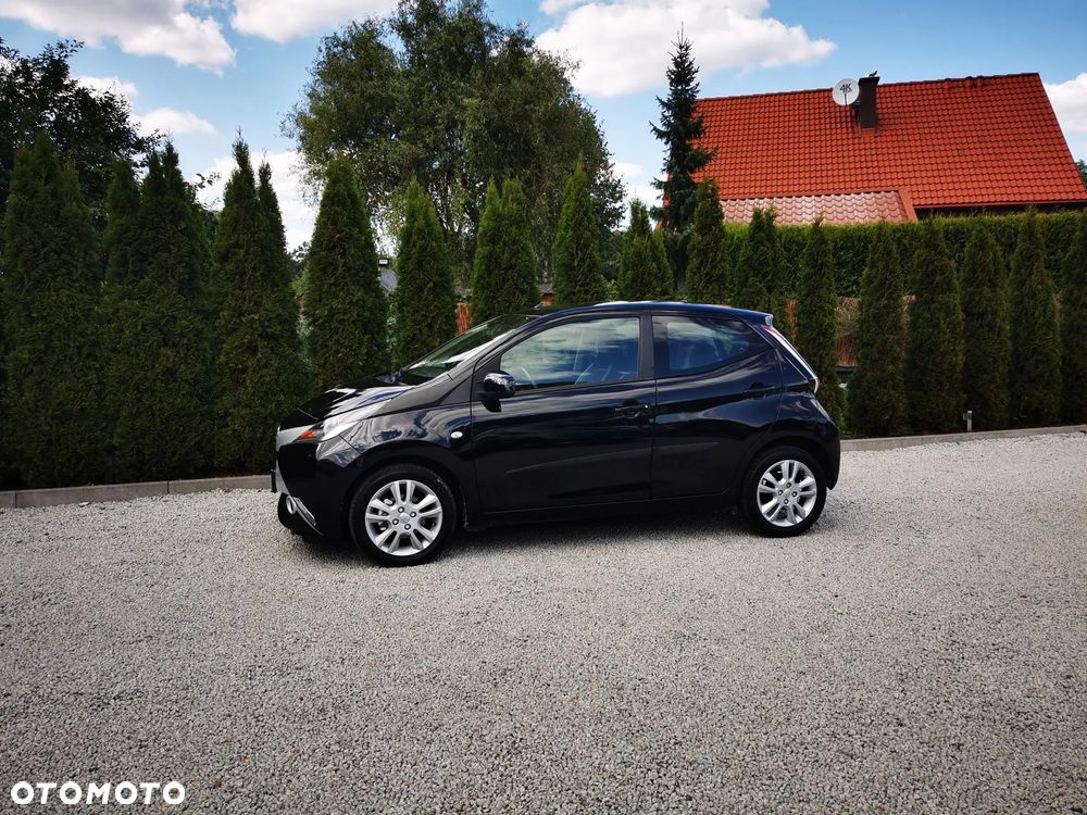Toyota Aygo x-wave - 30