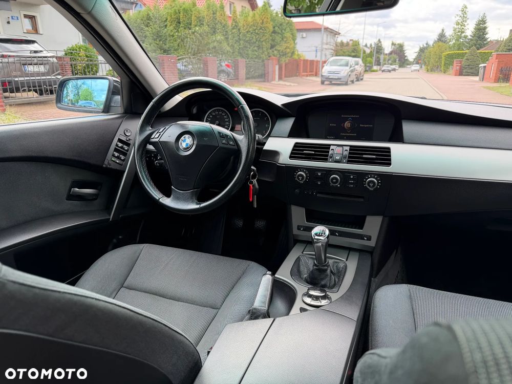 BMW Seria 5 523i - 6
