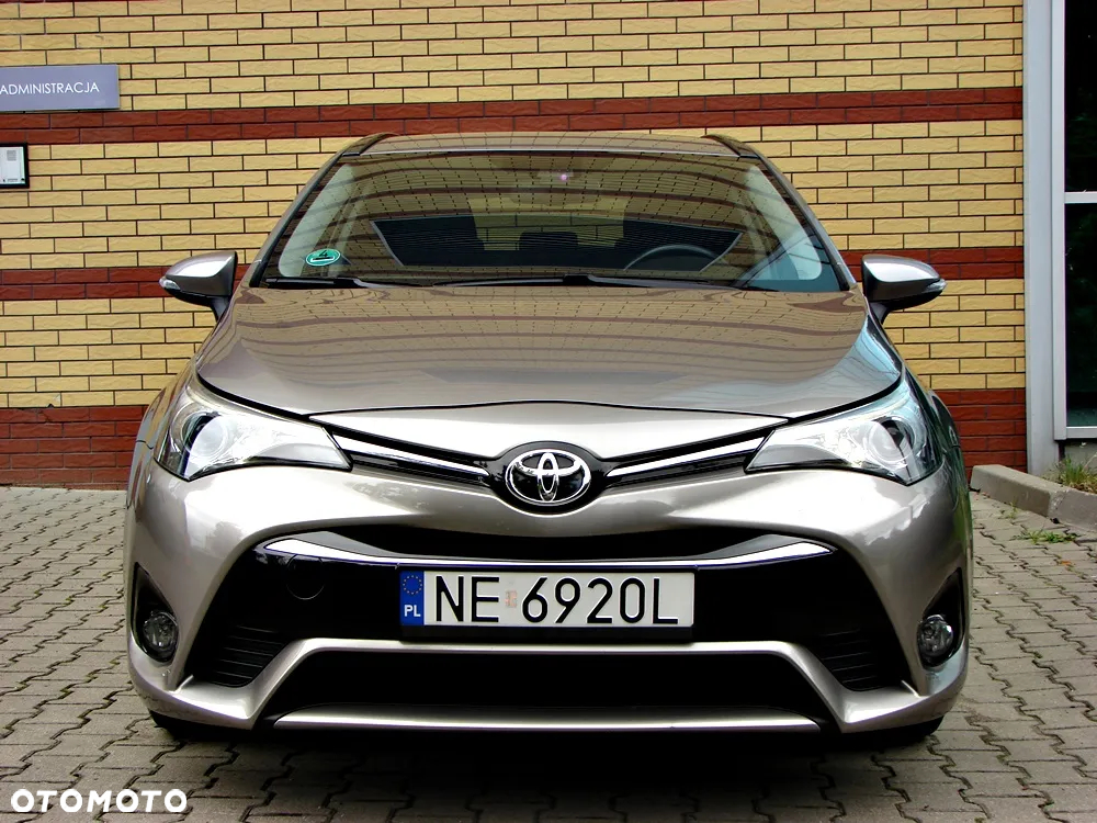 Toyota Avensis Touring Sports 1.8 Comfort - 7