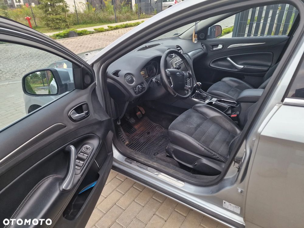 Ford Mondeo 2.5 Titanium X - 12