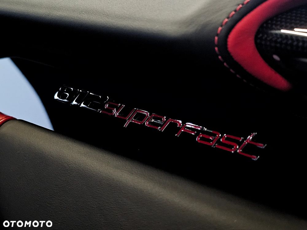 Ferrari 812 Superfast - 22