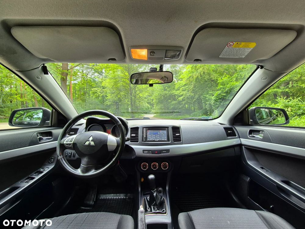 Mitsubishi Lancer 1.5 Invite - 13
