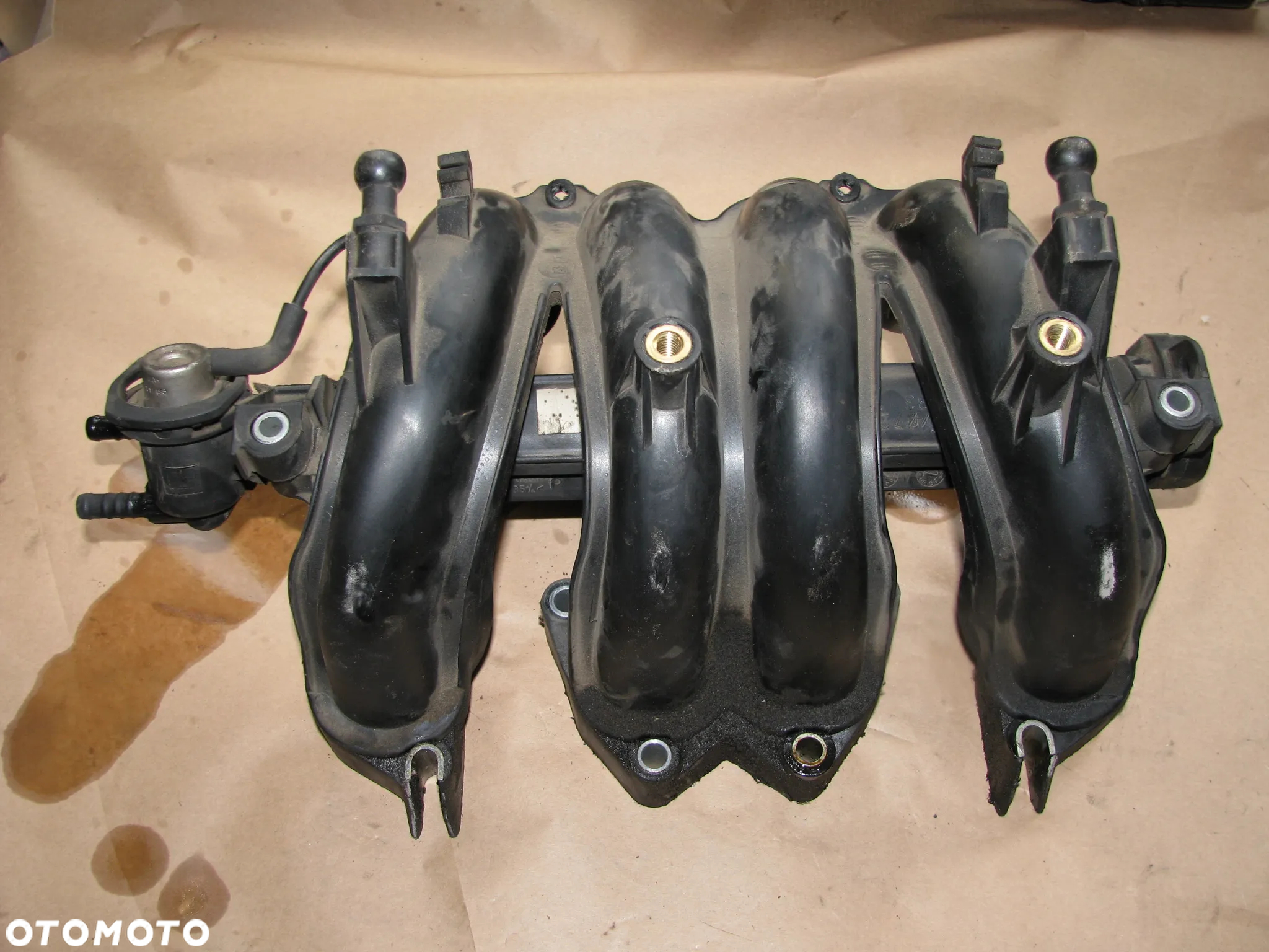 KOLEKTOR SSĄCY LISTWA WTRYSKOWA AUDI A3 8L LIFFT 1.6 06A133206S - 2