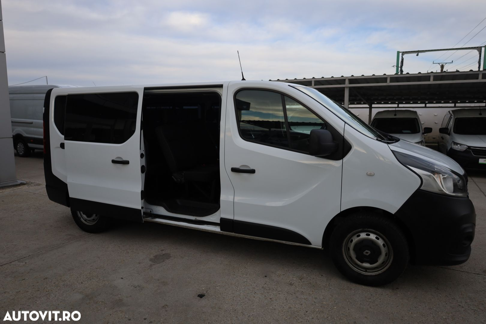 Renault Renault Trafic L2H1-8+1 ( motor reconditionat ) - 14