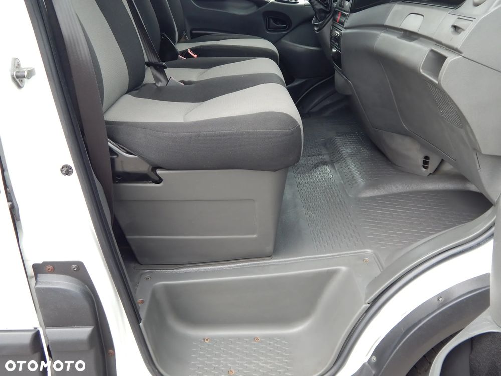 Iveco DAILY 35S15 2,3HPI L2H2 LIFT - 17