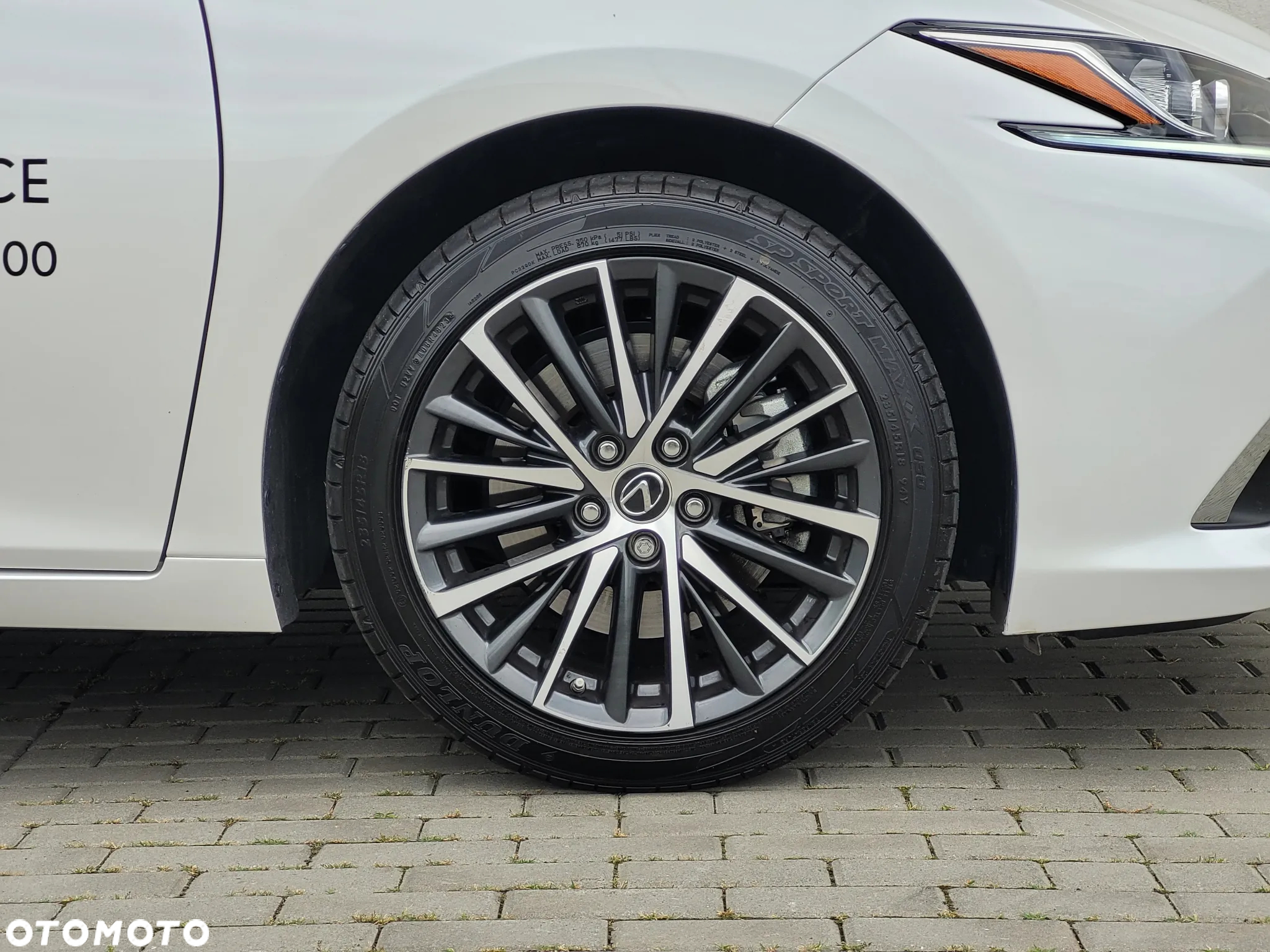 Lexus ES - 27