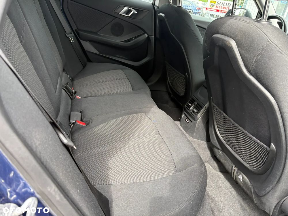 BMW Seria 2 218i - 23