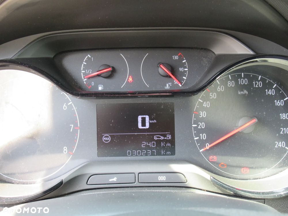 Opel Crossland X - 9