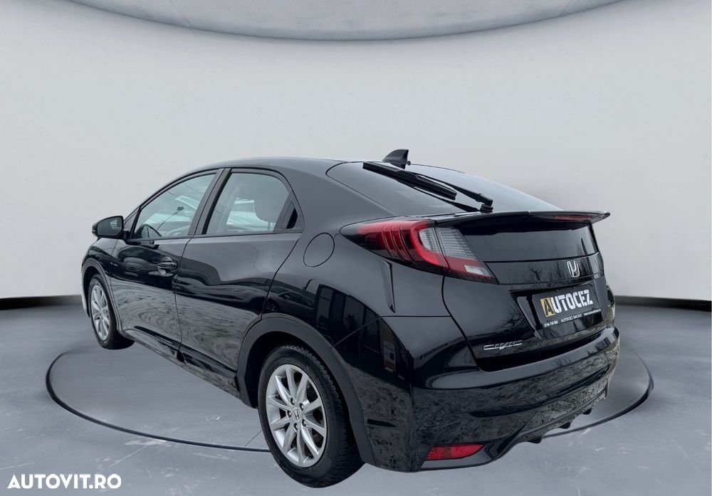 Honda Civic 1.4 i-VTEC Sport Black Edition - 6