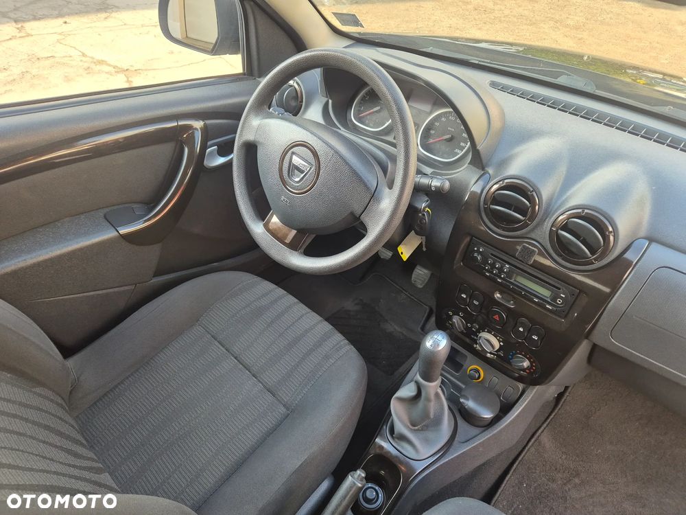 Dacia Duster 1.6 16V 4x4 Laureate - 13