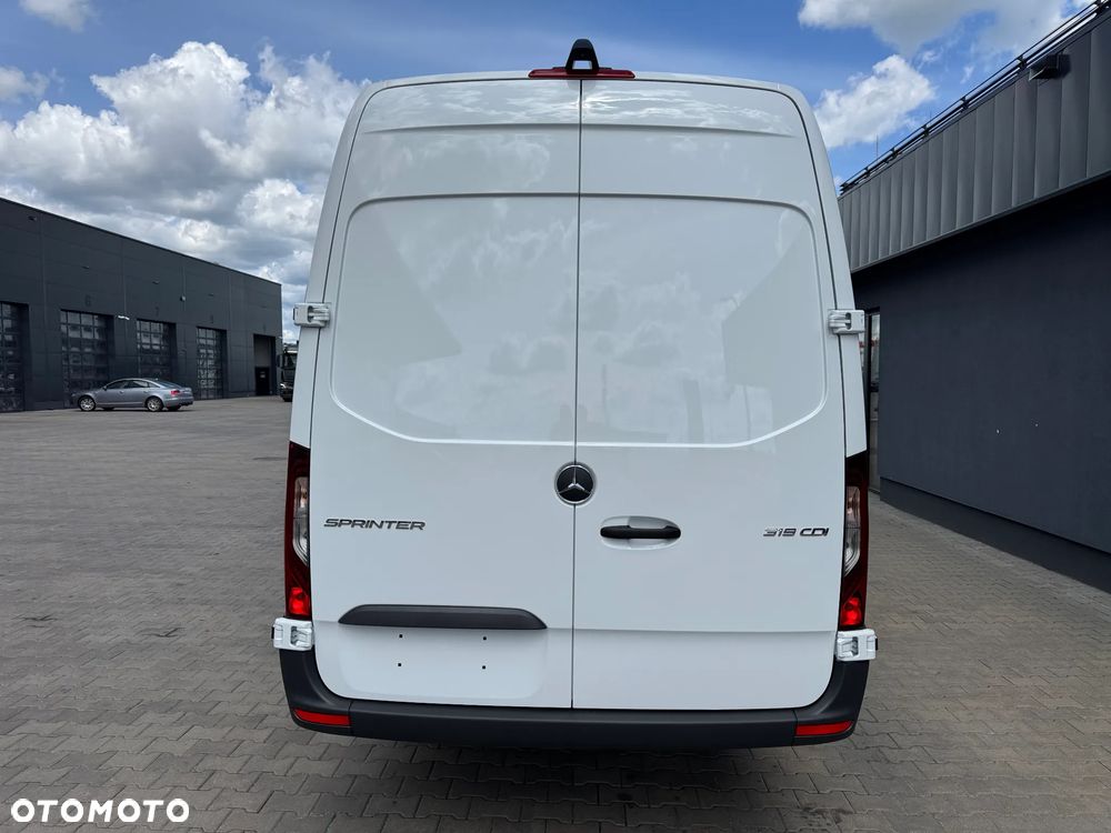Mercedes-Benz Sprinter - 6