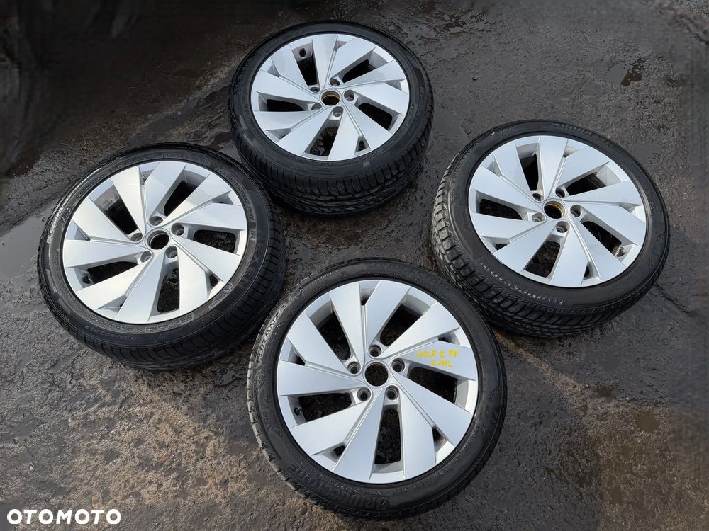 Koła Felgi 225/45 17' koła Volkswagen Golf VIII 8 5H0 601025BE 7.5Jx17H2 ET51 centr 57,1 OE - 1