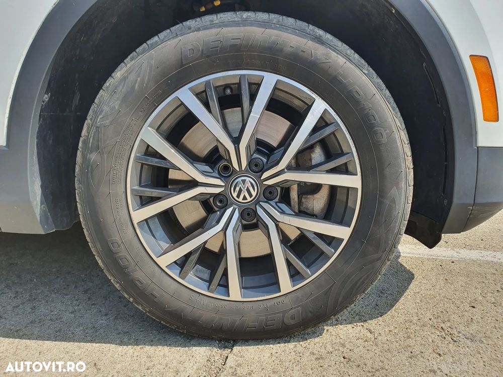 Volkswagen Tiguan - 11