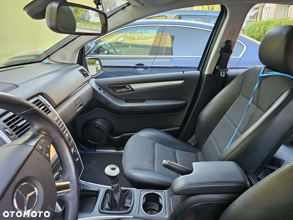 Mercedes-Benz Klasa B 180 CDI DPF Special Edition - 14