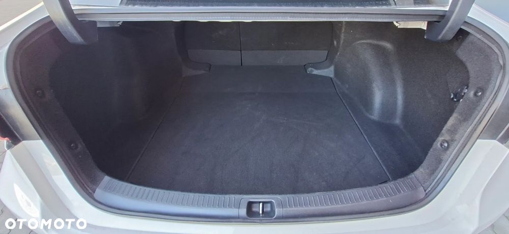 Toyota Corolla 1.8 Hybrid Comfort - 28