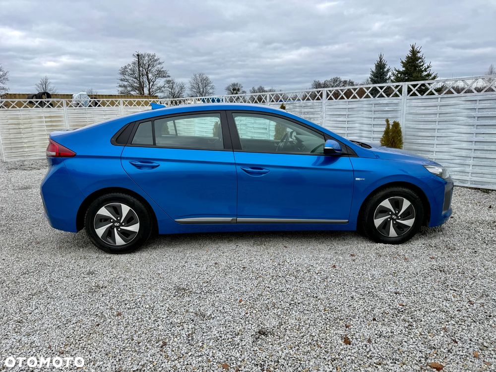 Hyundai IONIQ Hybrid Premium - 26