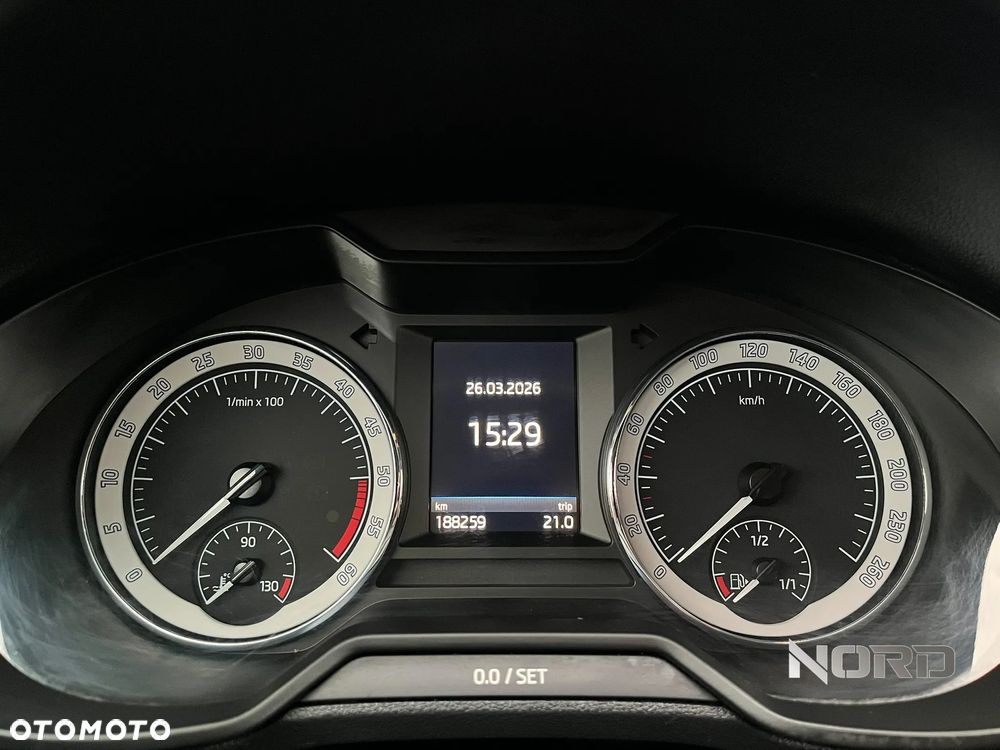 Skoda Octavia Scout 2.0 TDI 4x4 DSG - 33