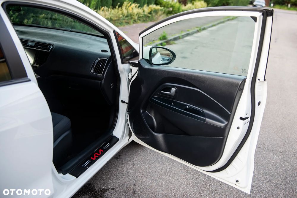 Kia Rio 1.2 Attract - 37