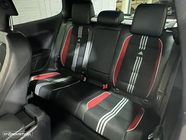 VW Golf 2.0 GTI DSG adidas - 21