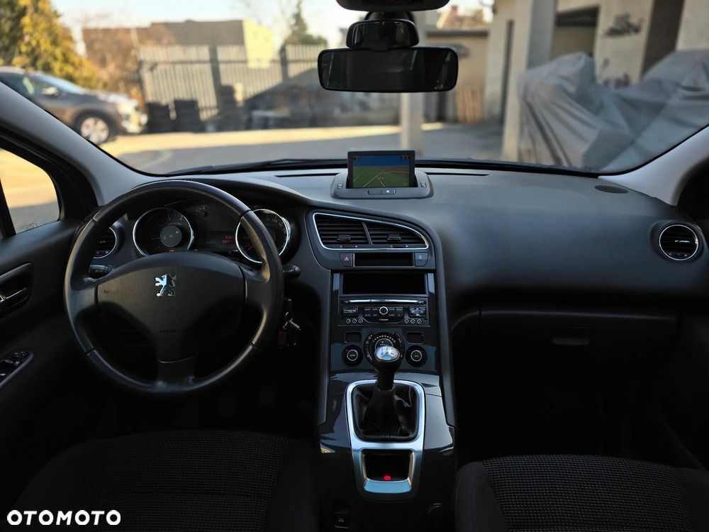 Peugeot 5008 - 24