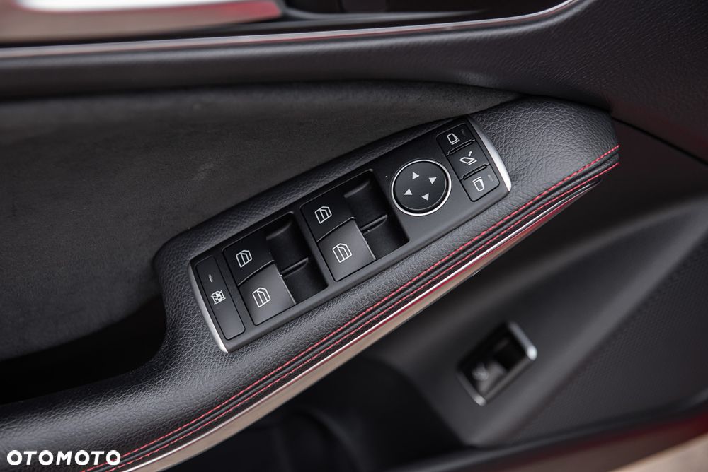 Mercedes-Benz CLA 200 7G-DCT AMG Line - 16