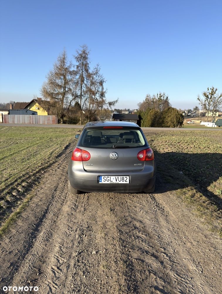 Volkswagen Golf 1.6 FSI Trendline - 7