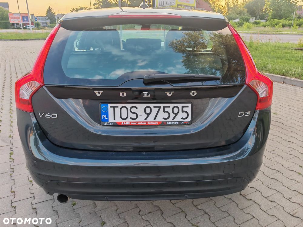 Volvo V60 D3 Momentum - 11