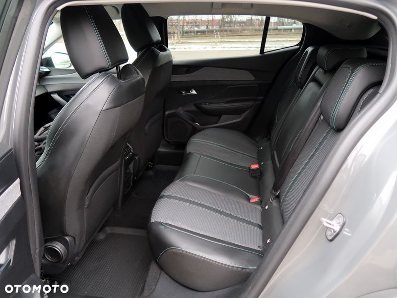 Peugeot 408 1.2 PureTech mHEV Allure S&S e-DSC6 - 13