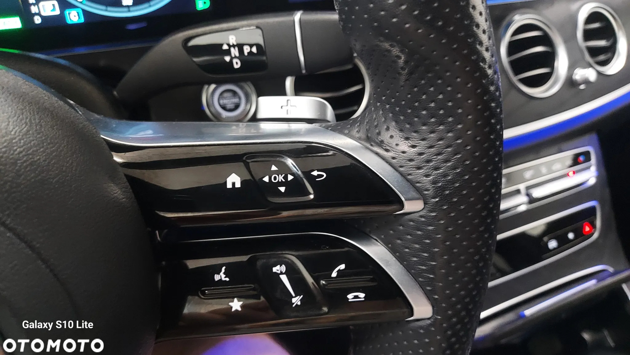 Mercedes-Benz Klasa E 300 de 4Matic T 9G-TRONIC AMG Line - 24