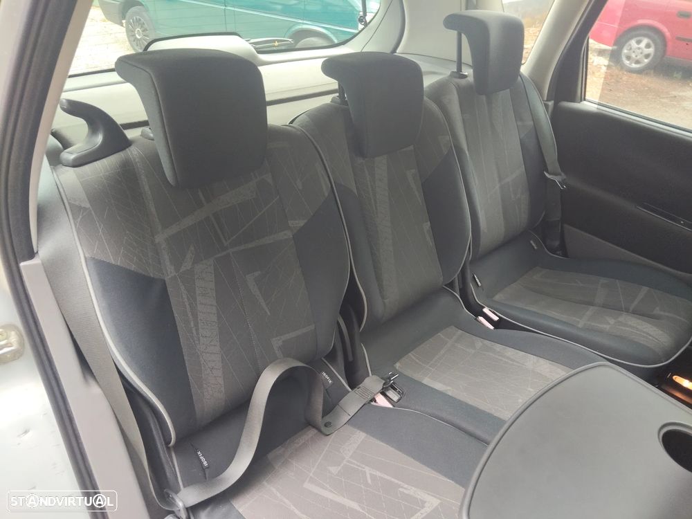 Renault Scénic 1.5 dCi Confort Dynamique - 12