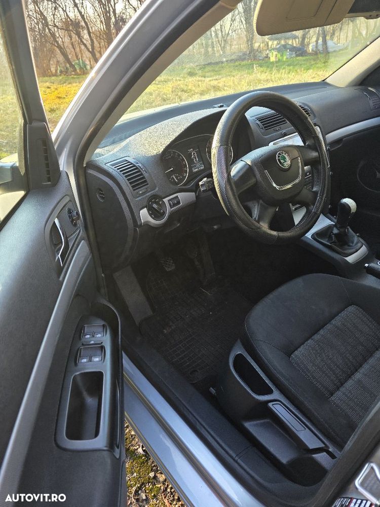 Skoda Octavia 1.6 TDI DPF Elegance - 9
