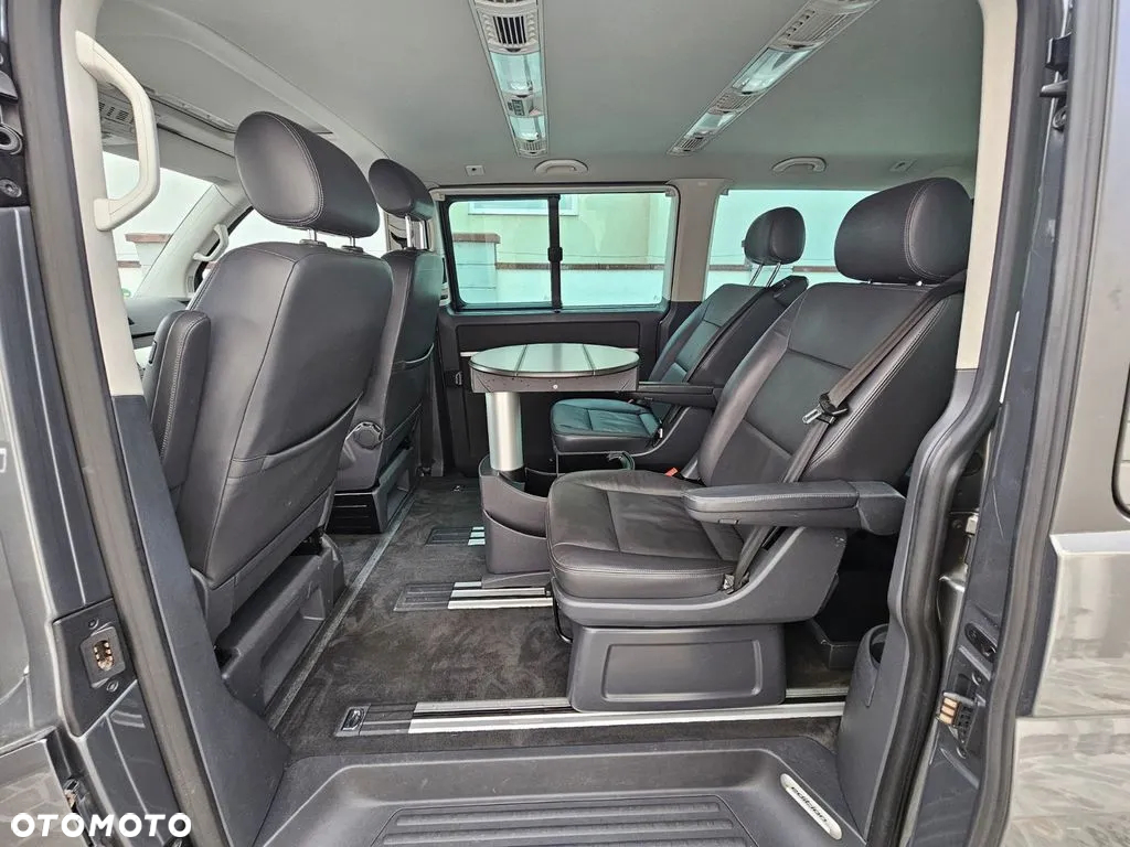 Volkswagen Multivan - 10