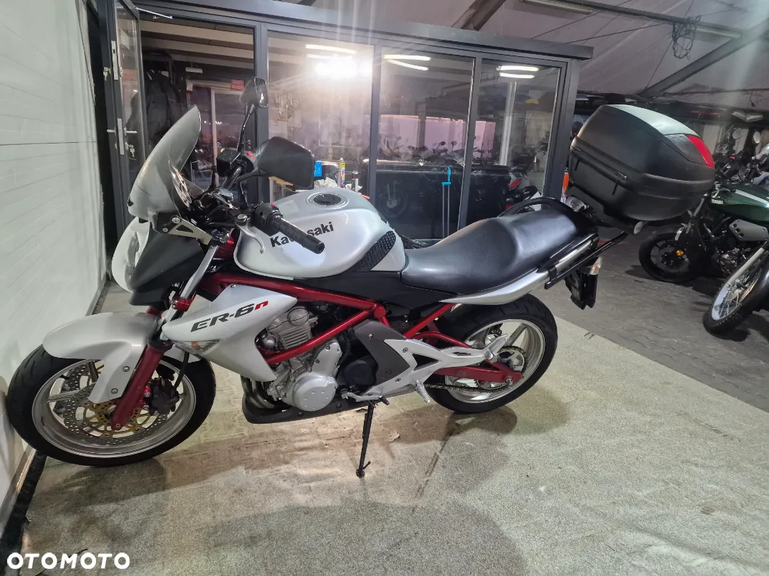 Kawasaki ER - 25