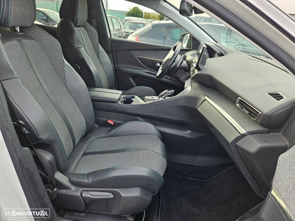 Peugeot 3008 1.5 BlueHDi Allure EAT8 - 8