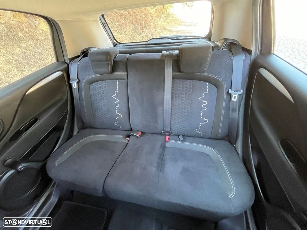 Fiat Punto 1.2 Lounge S&S - 37