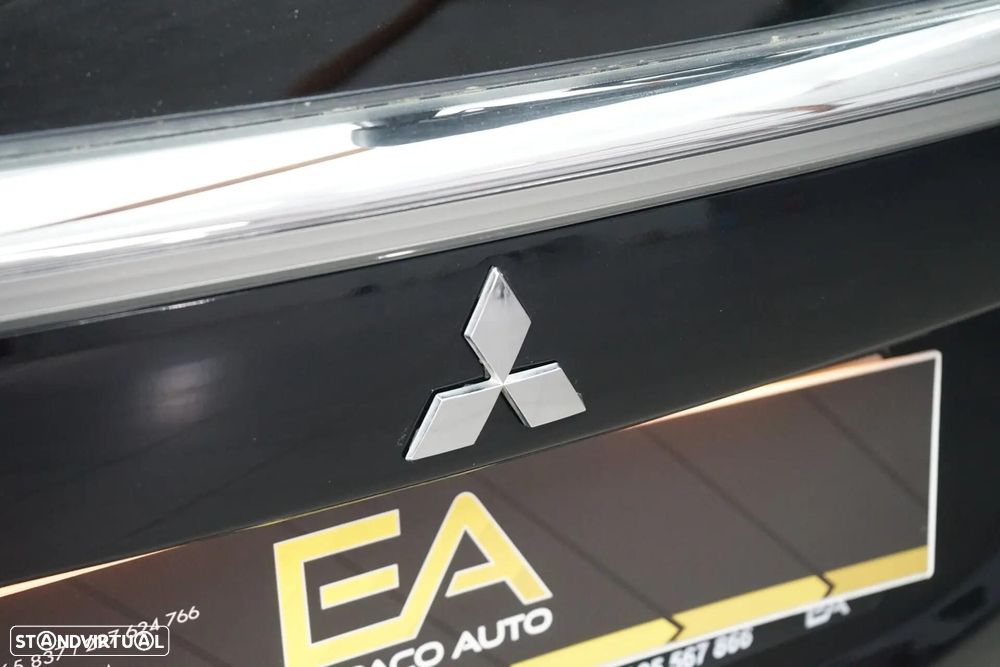 Mitsubishi Outlander 2.0 4WD Plus - 14
