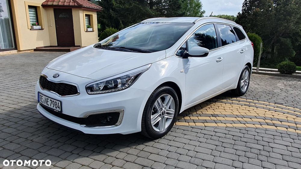 Kia Ceed 1.6 CRDi 136 ISG Platinum Edition - 3