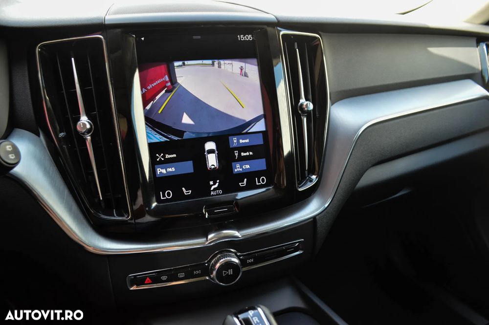 Volvo XC 60 D4 AWD Geartronic Momentum - 23