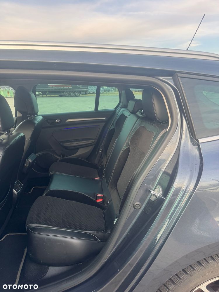 Renault Megane ENERGY TCe 130 EDC BOSE EDITION - 11