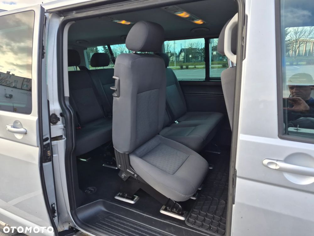 Volkswagen Caravelle - 3