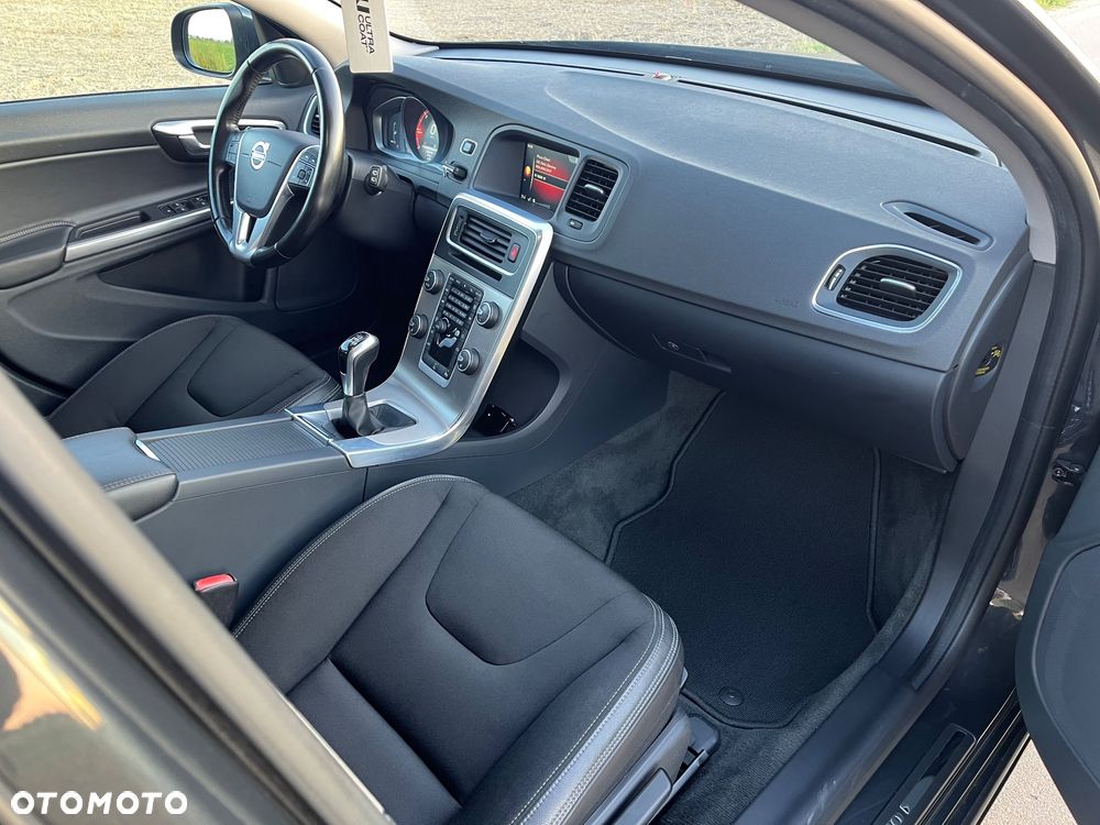 Volvo V60 D3 Drive-E Summum - 25