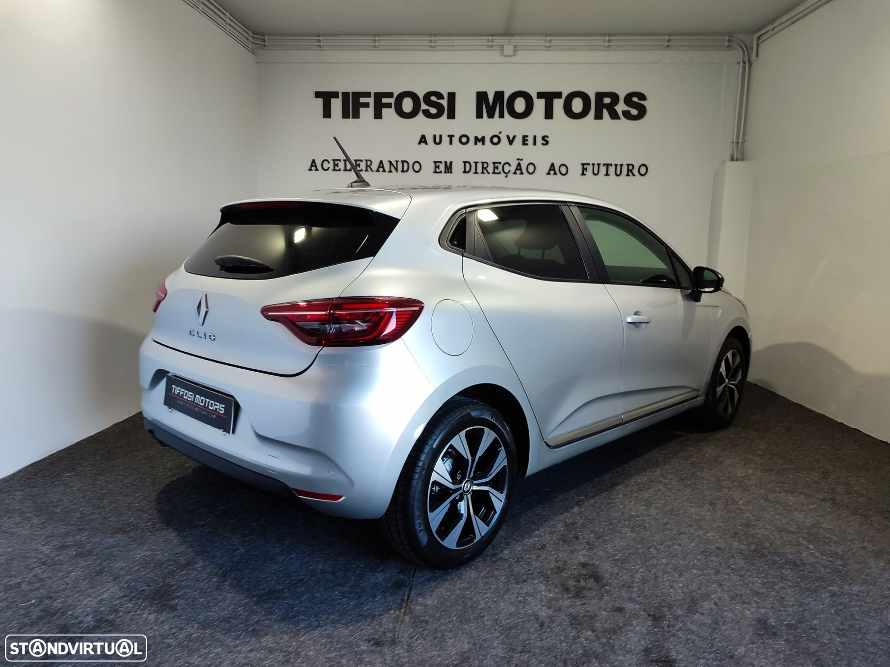 Renault Clio 1.0 TCe Techno Bi-Fuel - 6
