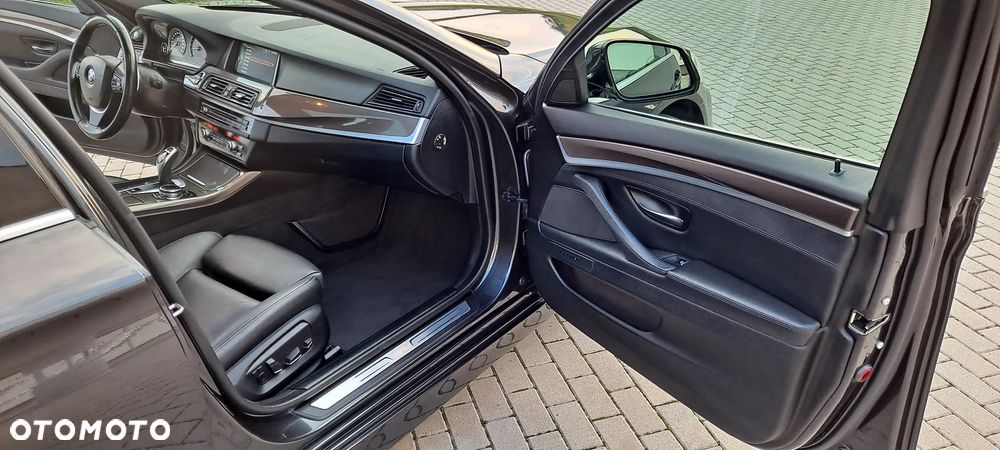 BMW Seria 5 535d Sport-Aut Modern Line - 17